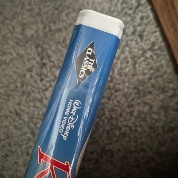 The Rescuers vhs - Picture 2 of 3